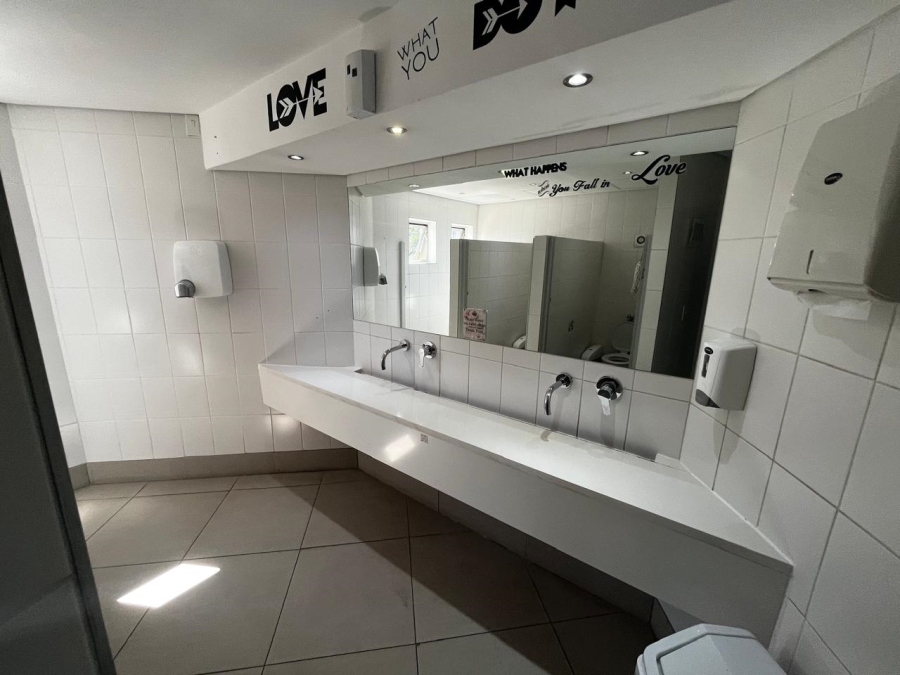 To Let Commercial Property for Rent in Rosendal Western Cape